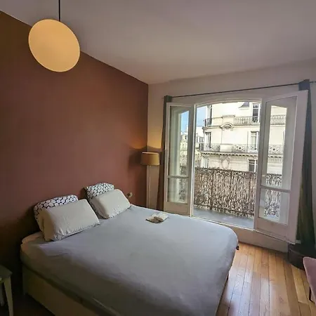 Haussmannien Avec Balcon شقة *