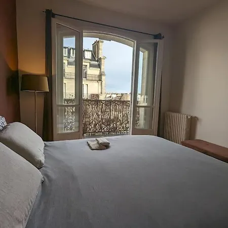 شقة Haussmannien Avec Balcon
