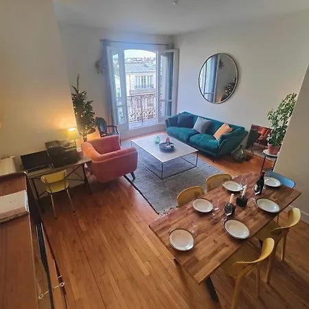 Haussmannien Avec Balcon شقة