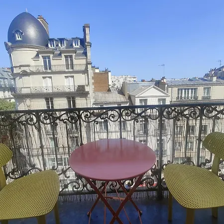 شقة Haussmannien Avec Balcon